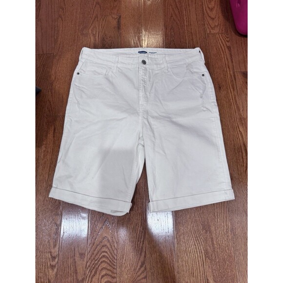 Old Navy Women's White High Rise Bermuda Shorts Size 14 Modest Summer Streetwear - Picture 1 of 4